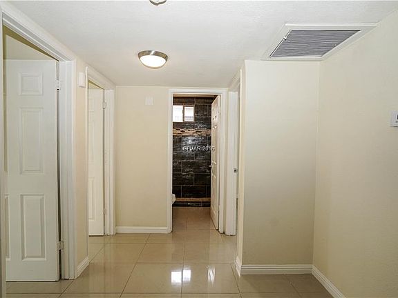 4th image of 3677 Hawaii Ave
