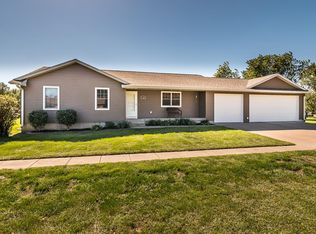 106 Mulberry St, Fruitland, IA 52749
