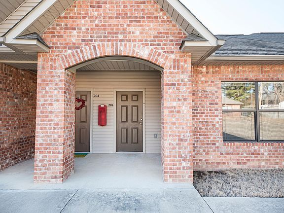 2nd image of 3640 Jeanna Dr #404