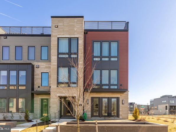 7034 Artesa Ln, Bethesda, MD 20817