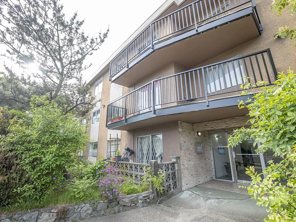 1333 Broadway E #212