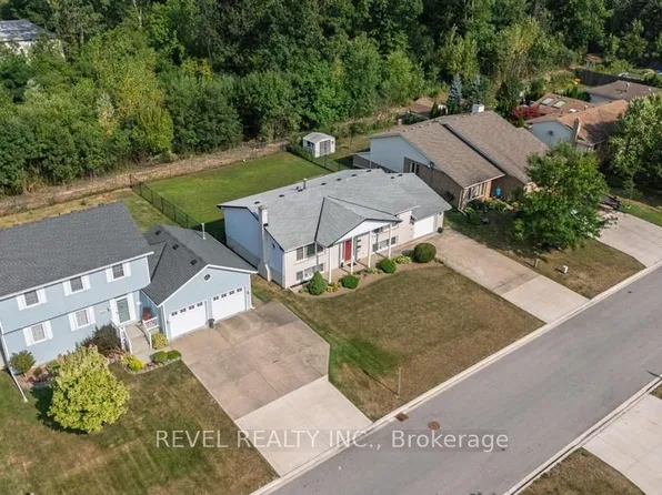 3641 Rapids View Dr, Niagara Falls, ON L2G 7M8