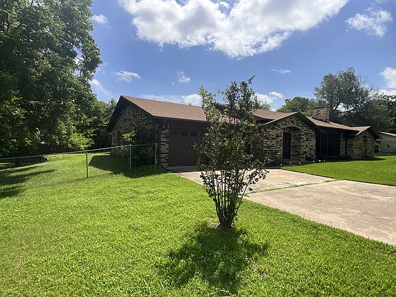 5th image of 530 Hilliard Dr