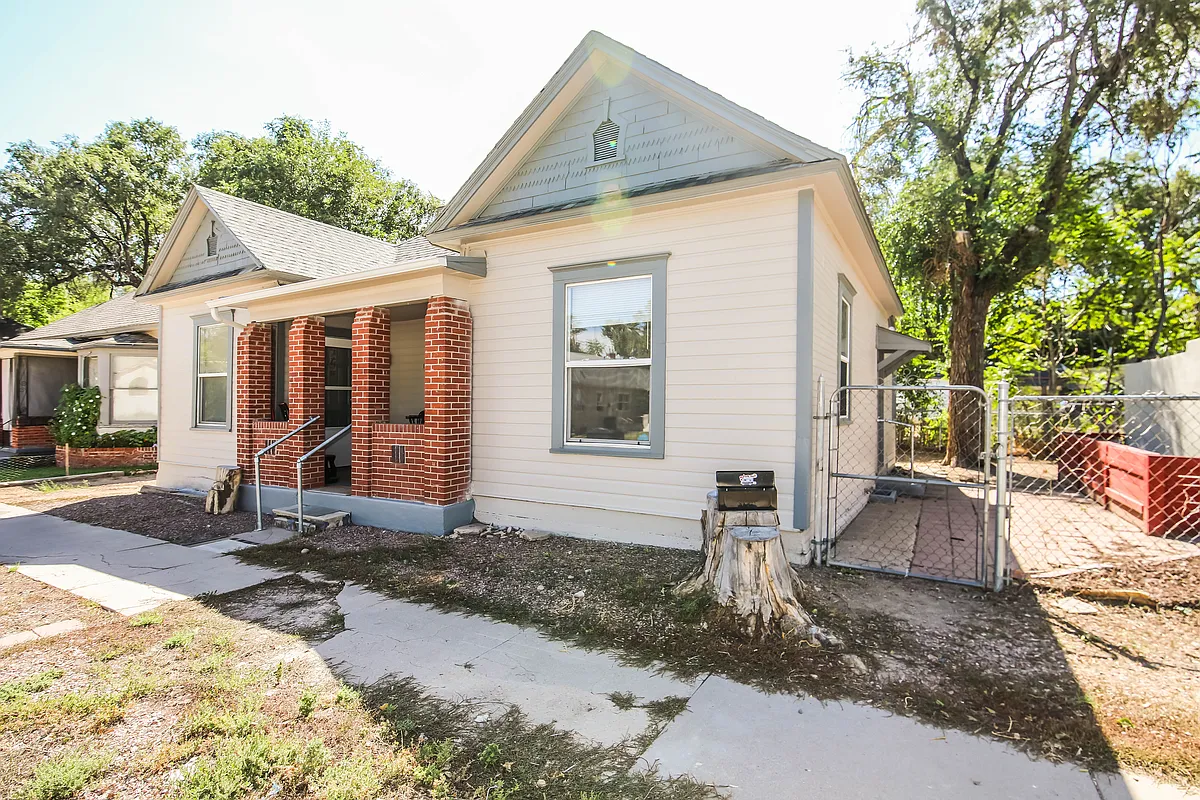 Building Photo - 15 Small Ave #17