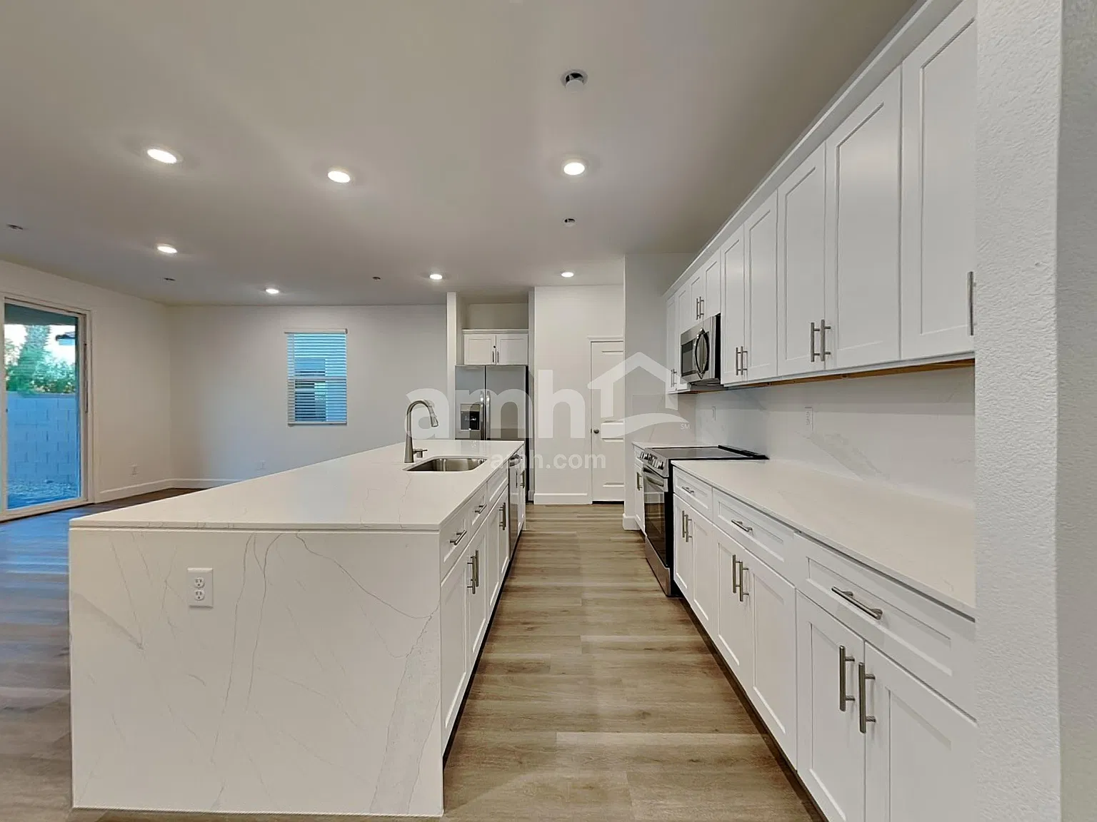 4 bed, 2.5 bath, 2144 sqft, $2,495 — Photo 3