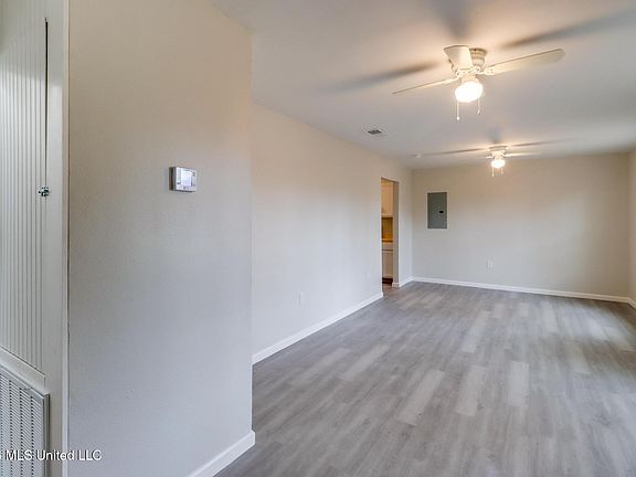 4th image of 7 Bowen St
