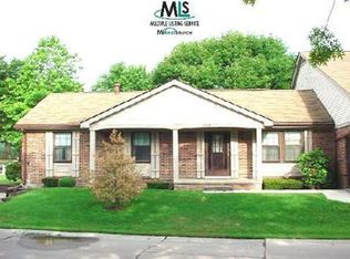 31619 Bear Creek Dr, Warren, MI