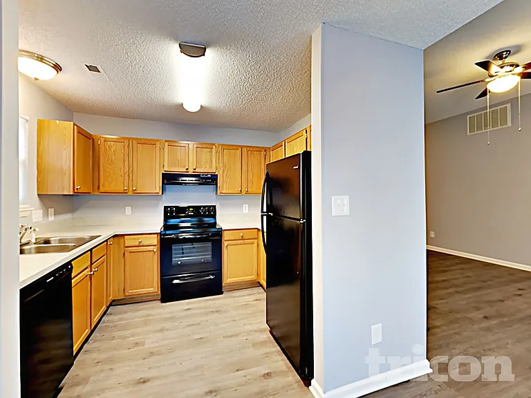 10334 Creswell Ct — Photo 7