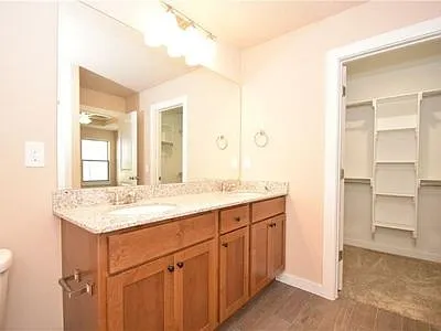 513 Vee St — Photo 16