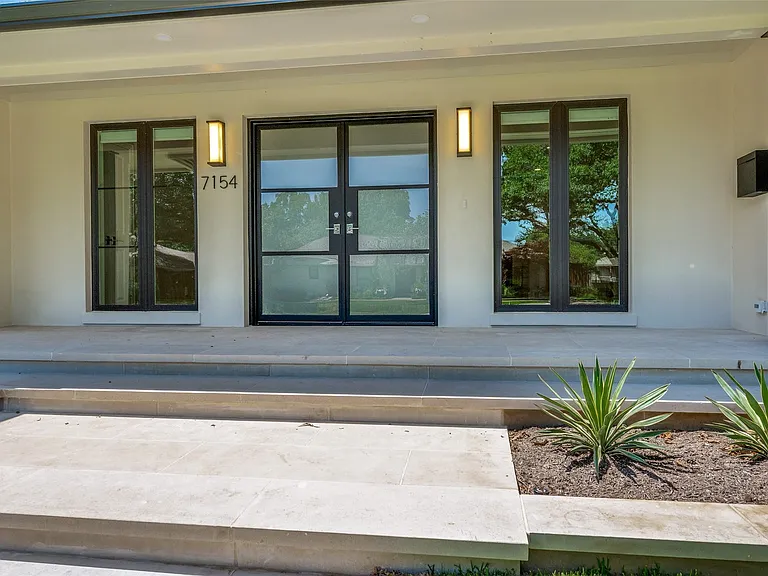 7154 Stonetrail Dr — Photo 3