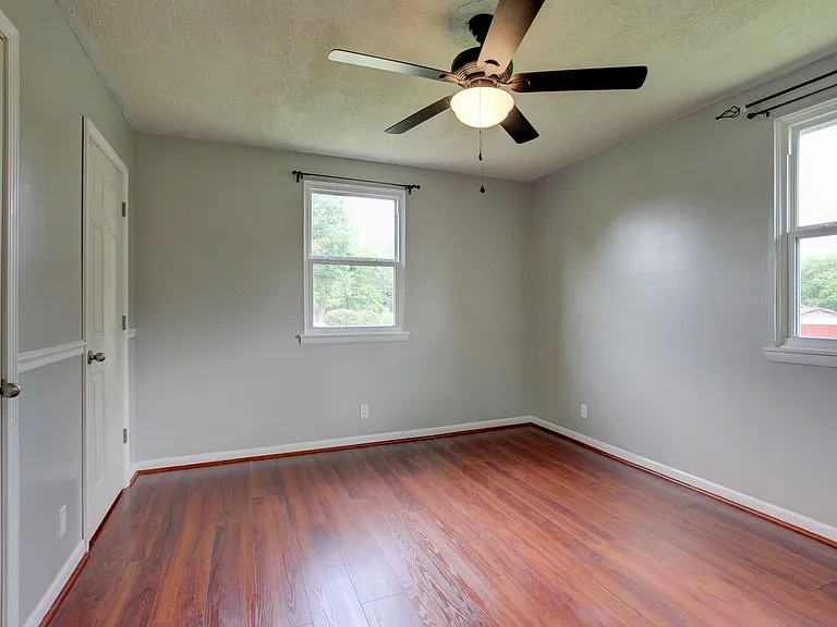 729 Welsey Dr — Photo 8