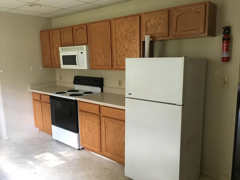 2nd image of 11 Columbus St APT 4