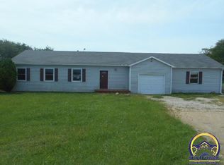 621 SW 85th St, Wakarusa, KS 66546