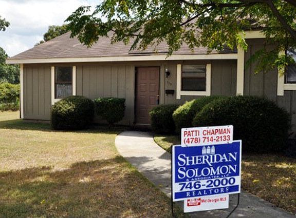 2nd image of 115 Stonehedge Dr