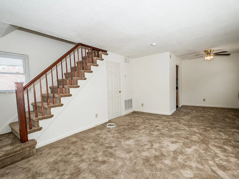Willow Crest Apartments — Photo 9
