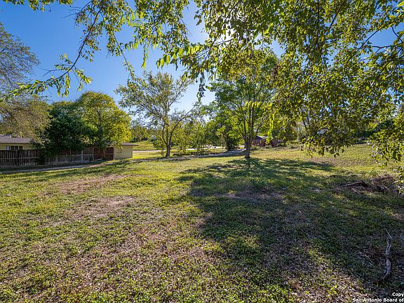 2nd image of 529 Geneseo LOT 2