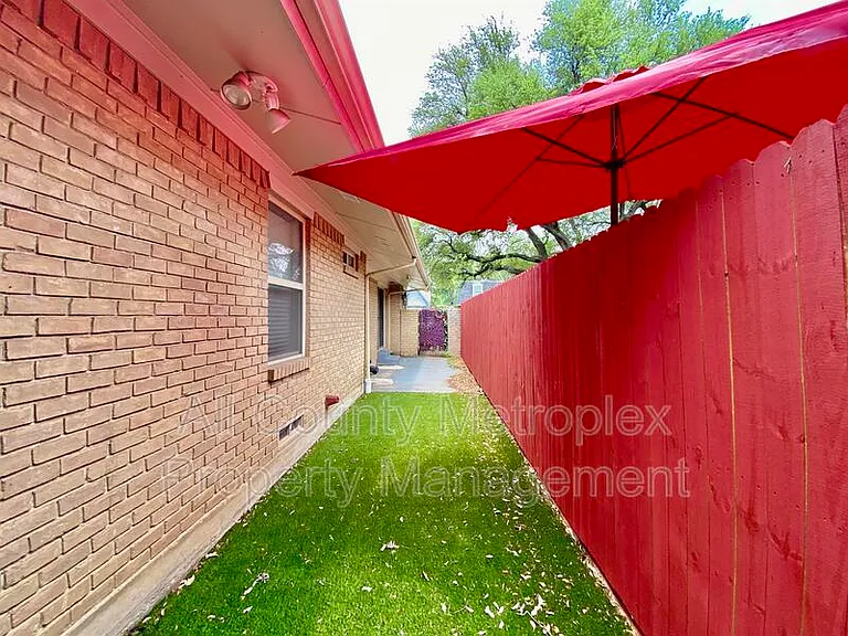 13318 Southview Ln — Photo 12