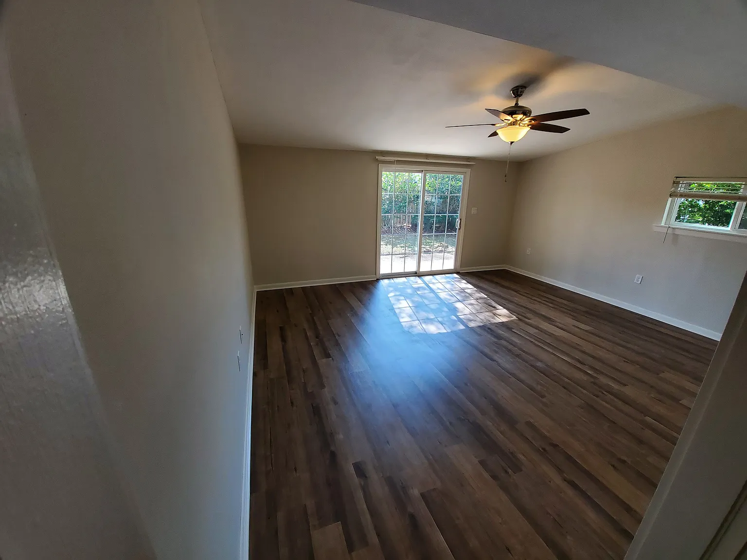3 bed, 1.5 bath, 1506 sqft, $1,975 — Photo 2