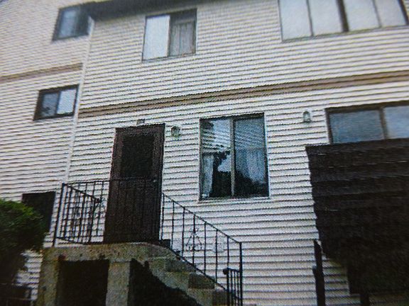 3rd image of 478 Country Club Ln