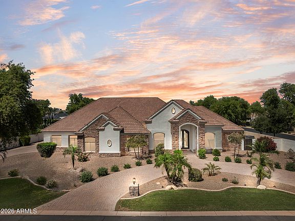 3rd image of 2082 E SANOQUE Boulevard
