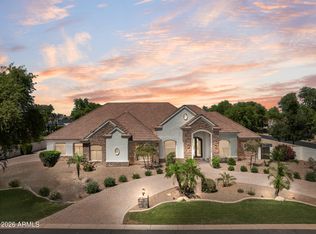 2082 E SANOQUE Boulevard, Gilbert, AZ 85298
