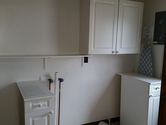 Laundry Area (Washer and Dryer Hookups)