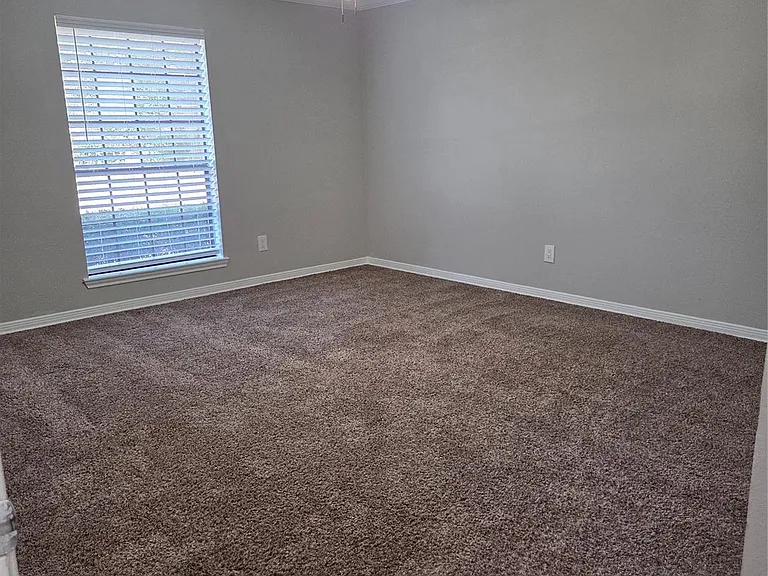 14743 Charlmont Dr — Photo 11