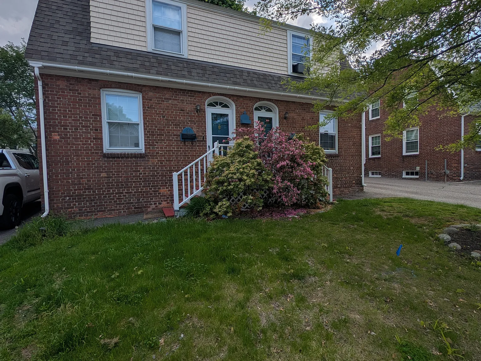 2 bed, 684 sqft, $2,400 — Photo 2