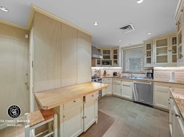 322 East 57th Street image 10 of 10