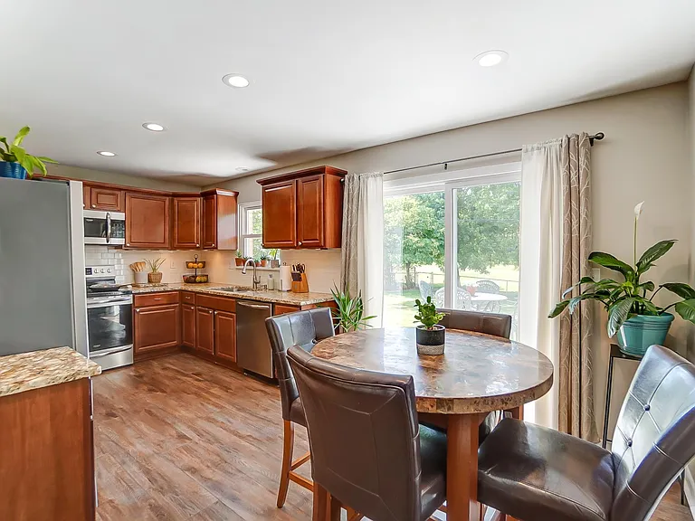 1599 Yellowglen Dr — Photo 9