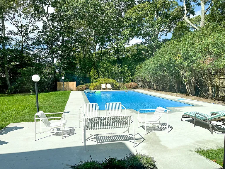 4 Wilson Dr — Photo 33