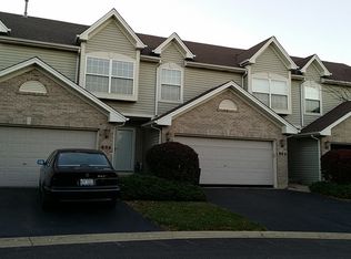 902 Windstone Ct, Lake In The Hills, IL 60156