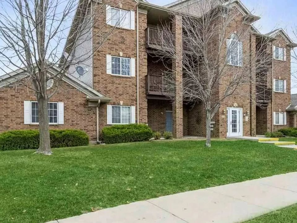 1st image of 560 Kansas Ave Unit 2