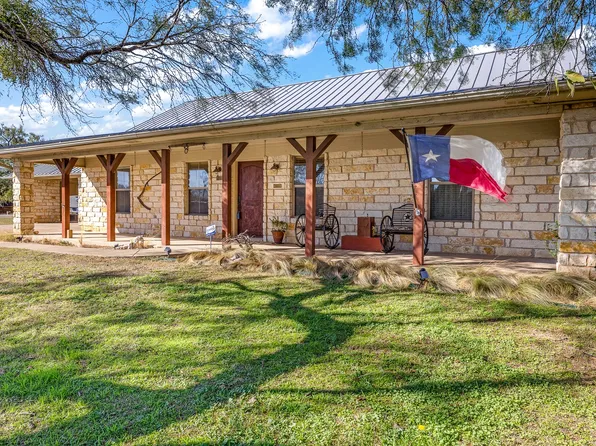 2702 Sky Harbour Dr, Granbury, TX 76049