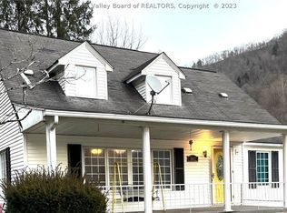 102 Crystal St, Man, WV 25635