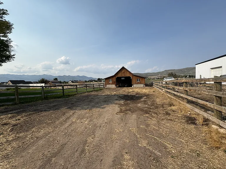 3171 E Horse Thief Dr — Photo 45