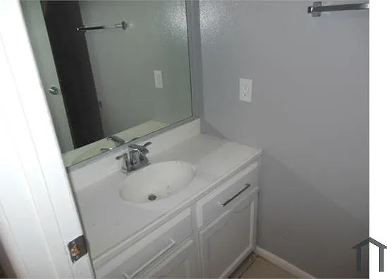 1117 E Tucker St #C — Photo 17