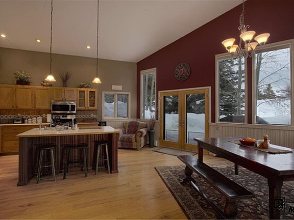 4th image of 380 Blue Bell Ct