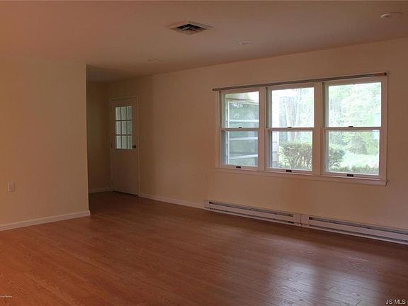 3rd image of 707A Plymouth Dr #100A