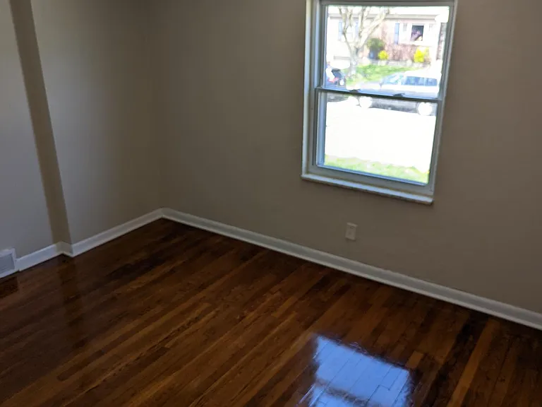 233 Cook Ave — Photo 9
