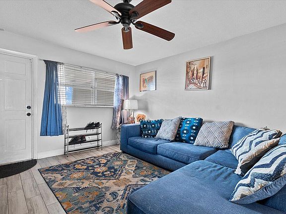 4th image of 941 Crystal Lake Drive #402