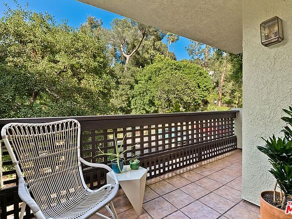 5th image of 2018 Griffith Park Blvd APT 215