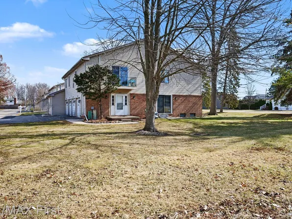 38103 Jefferson Ave, Harrison Township, MI 48045