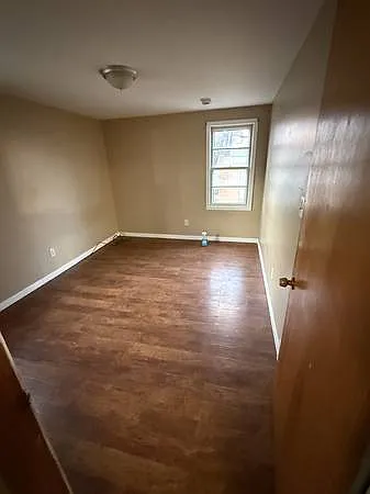 274 Nassau Ave — Photo 2