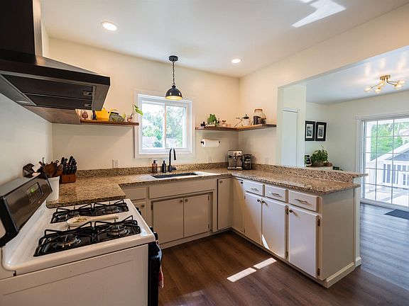 4th image of 1803 Leonard St NW