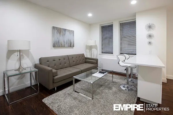 Living room, photo 1