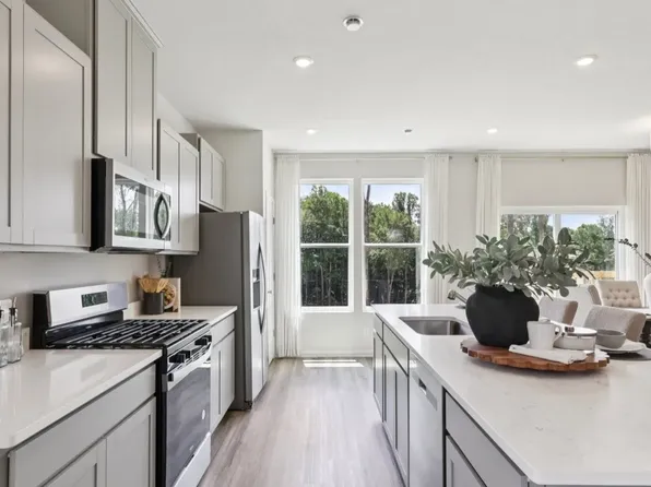 703 Hardman Dr, Morgantown, WV 26501