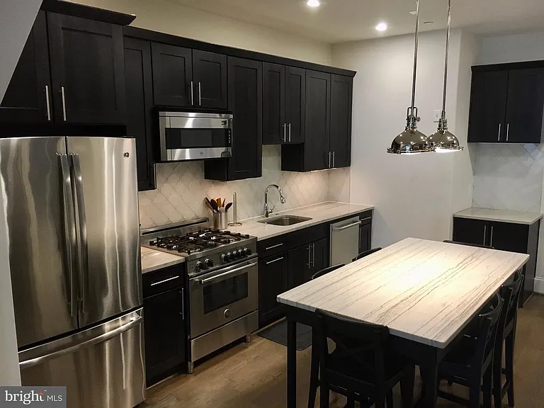 2298 Champlain St NW #B — Photo 25