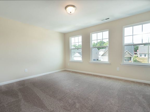 5th image of 137 Princeton Hill Dr