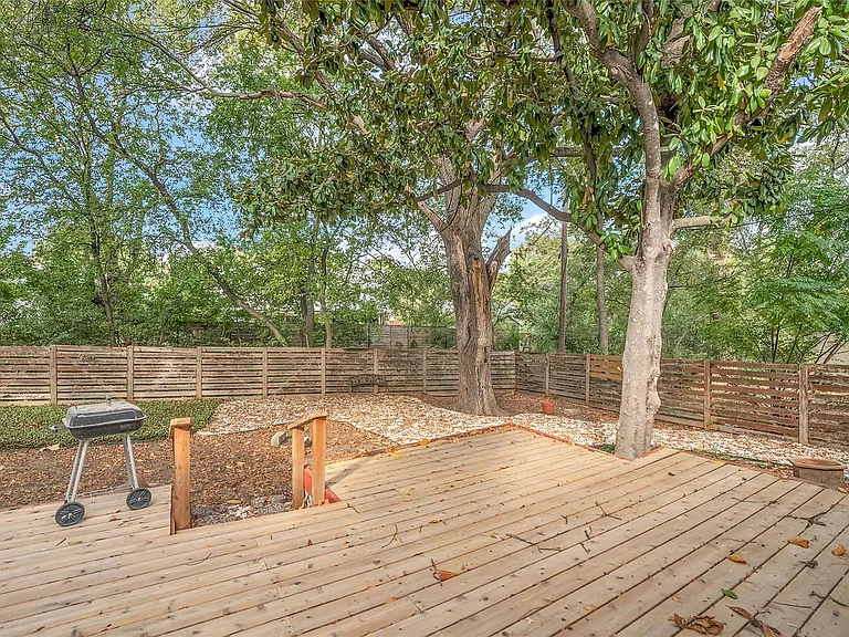 3400 Laguna Dr — Photo 22